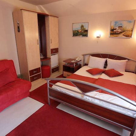 Hotel Zeneva Крагуевац Экстерьер фото