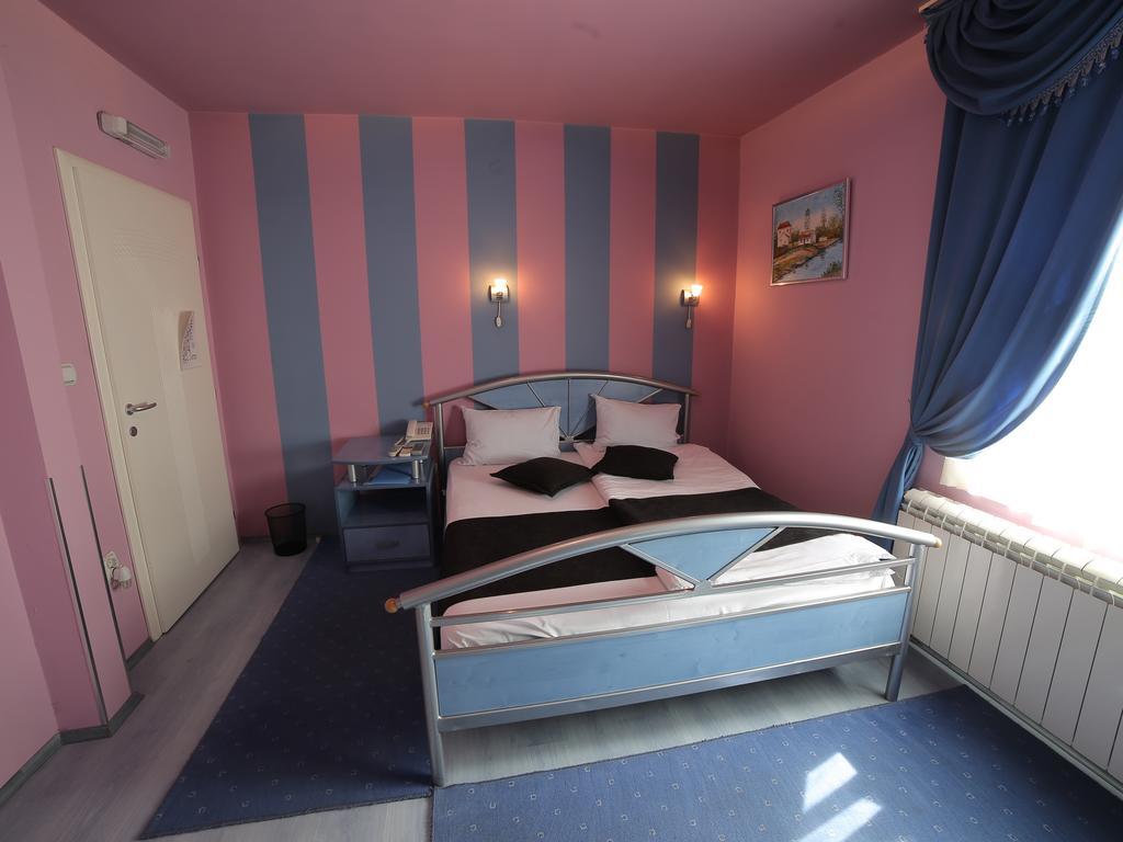 Hotel Zeneva Крагуевац Номер фото