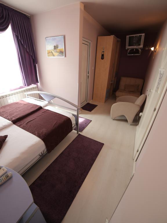 Hotel Zeneva Крагуевац Номер фото