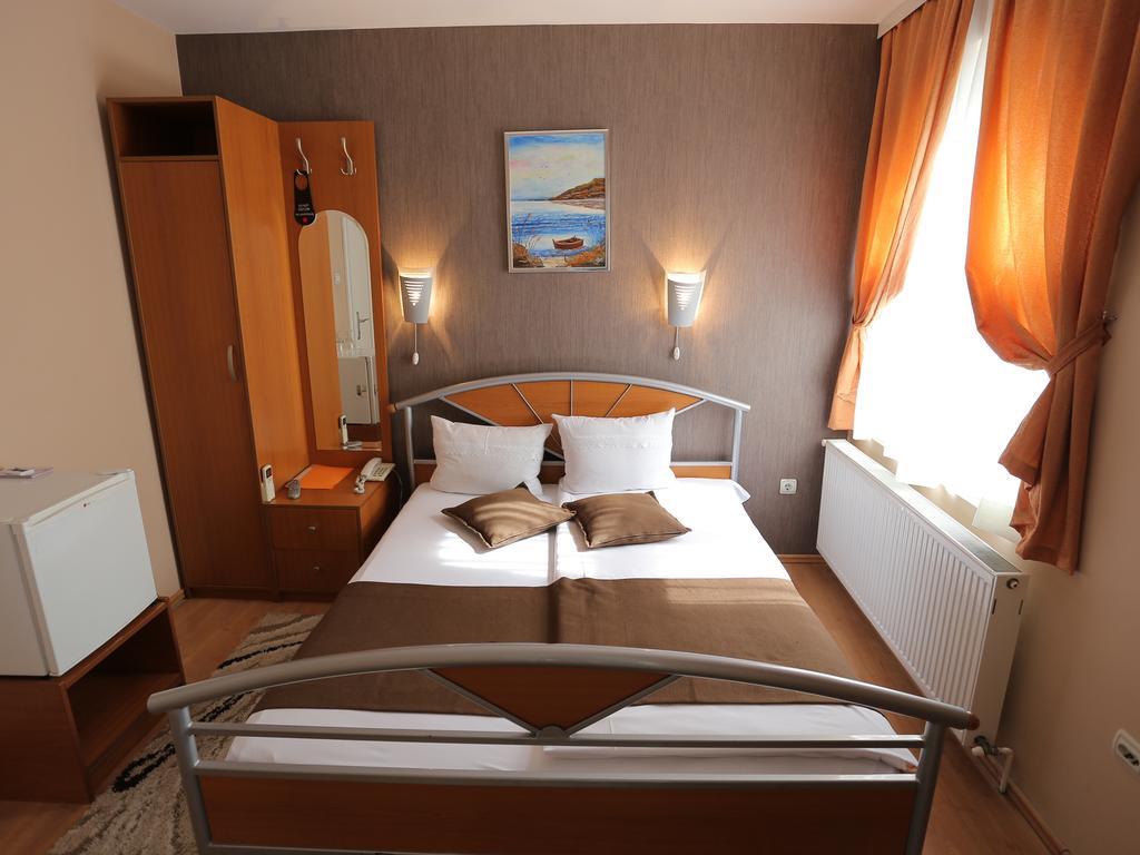Hotel Zeneva Крагуевац Номер фото